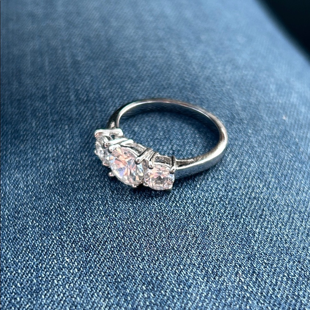 Elegant Avon Triple Stone Ring